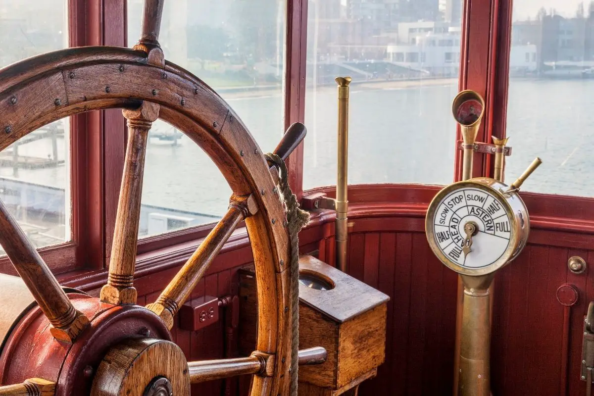 Guide To Steering A Ship (1)