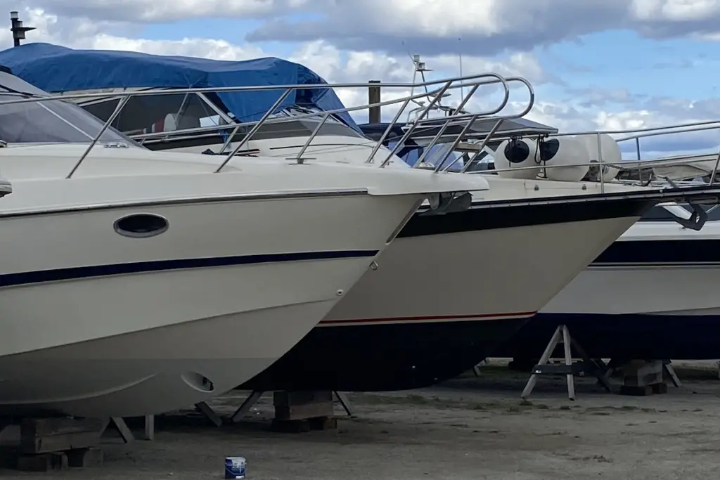 Repair Chips in Fiberglass Boat Hull